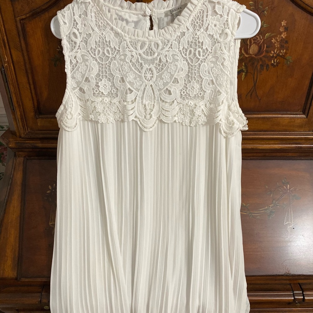 White lace dress